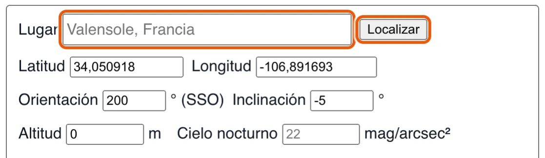 Escribir el nombre de un lugar y pulsar el botón de localización rellena las coordenadas.